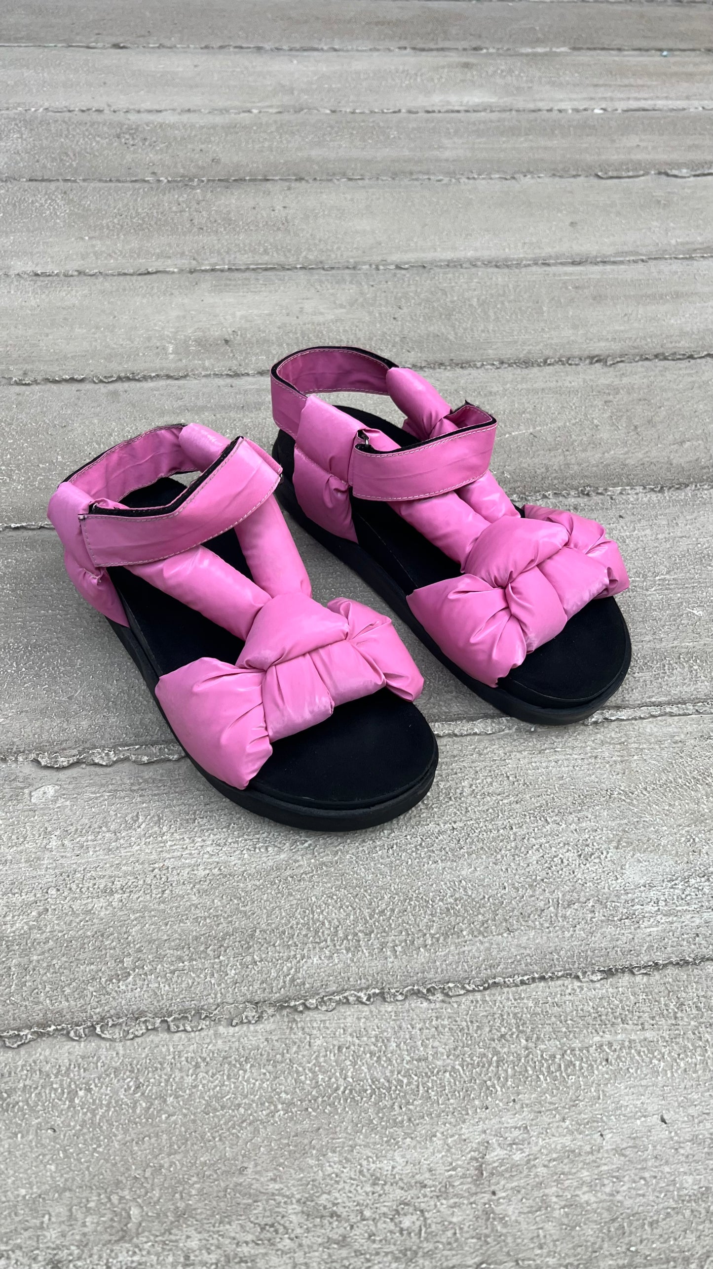 Puffed Sandals - Pink