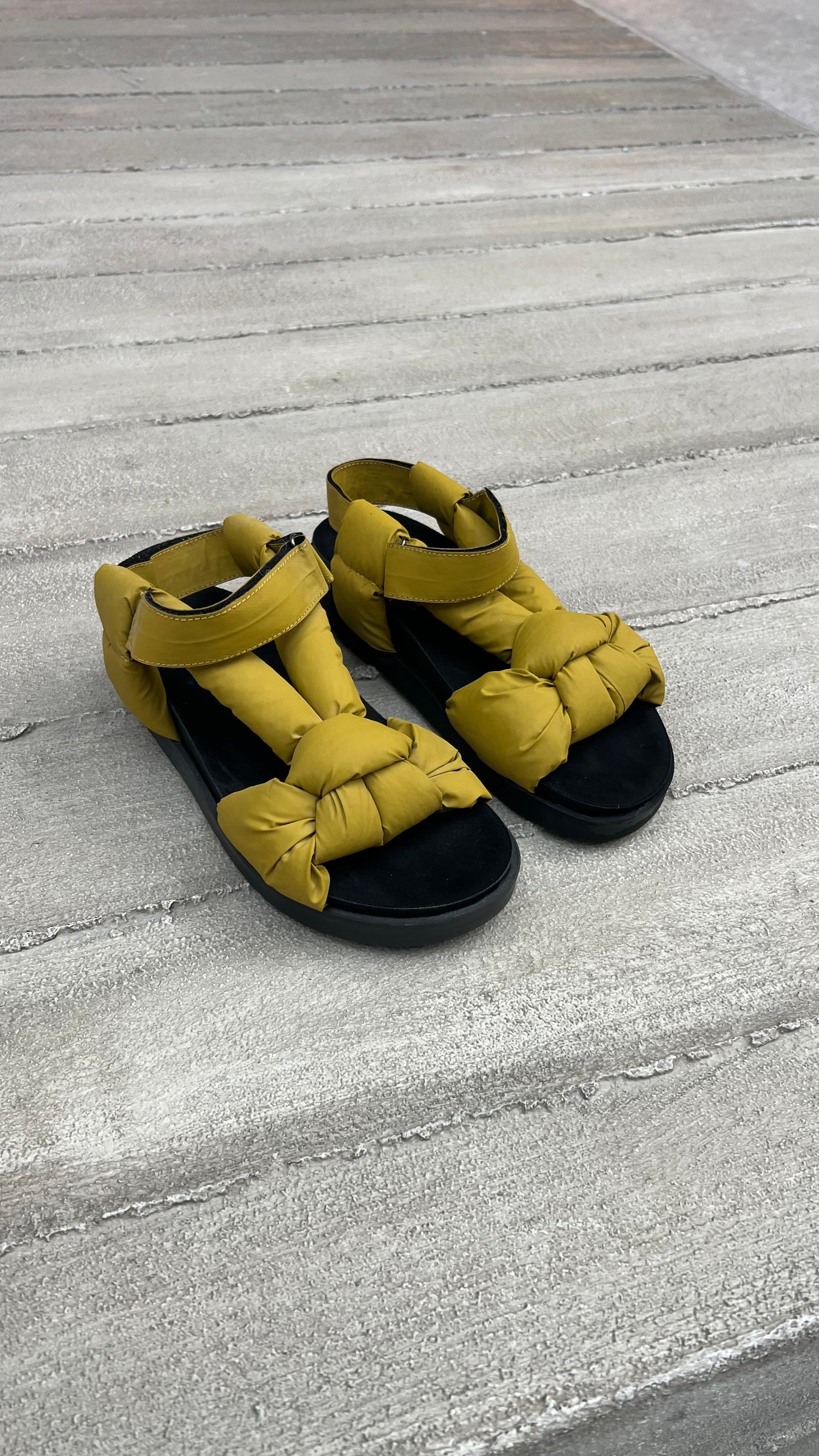 Puffed Sandals - Mustard
