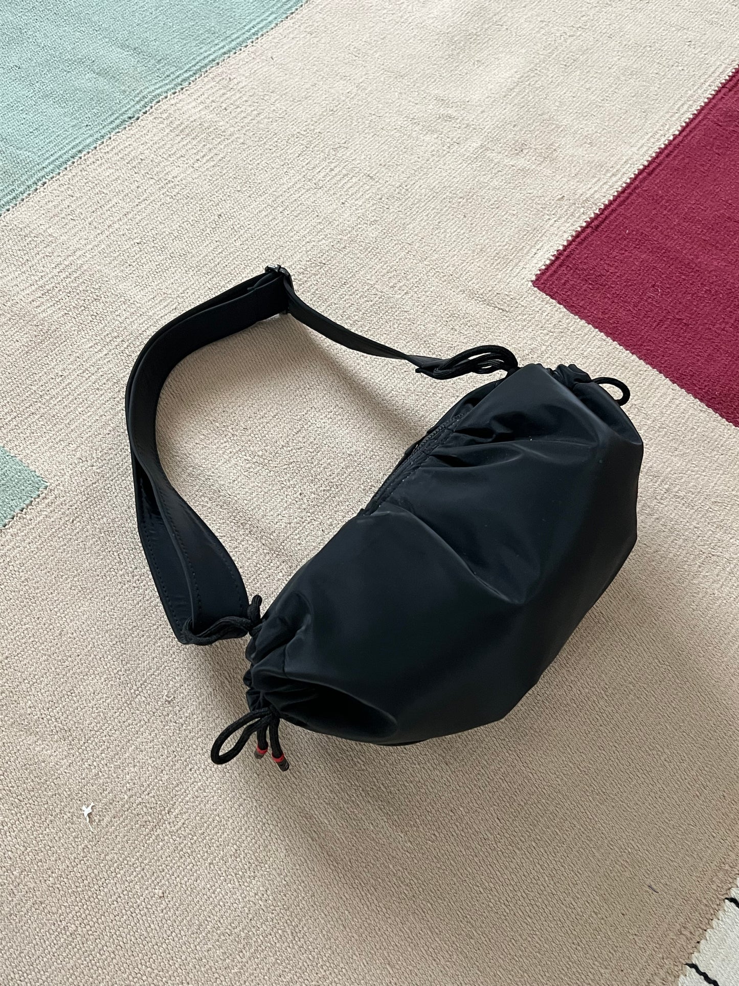 Small string - Black