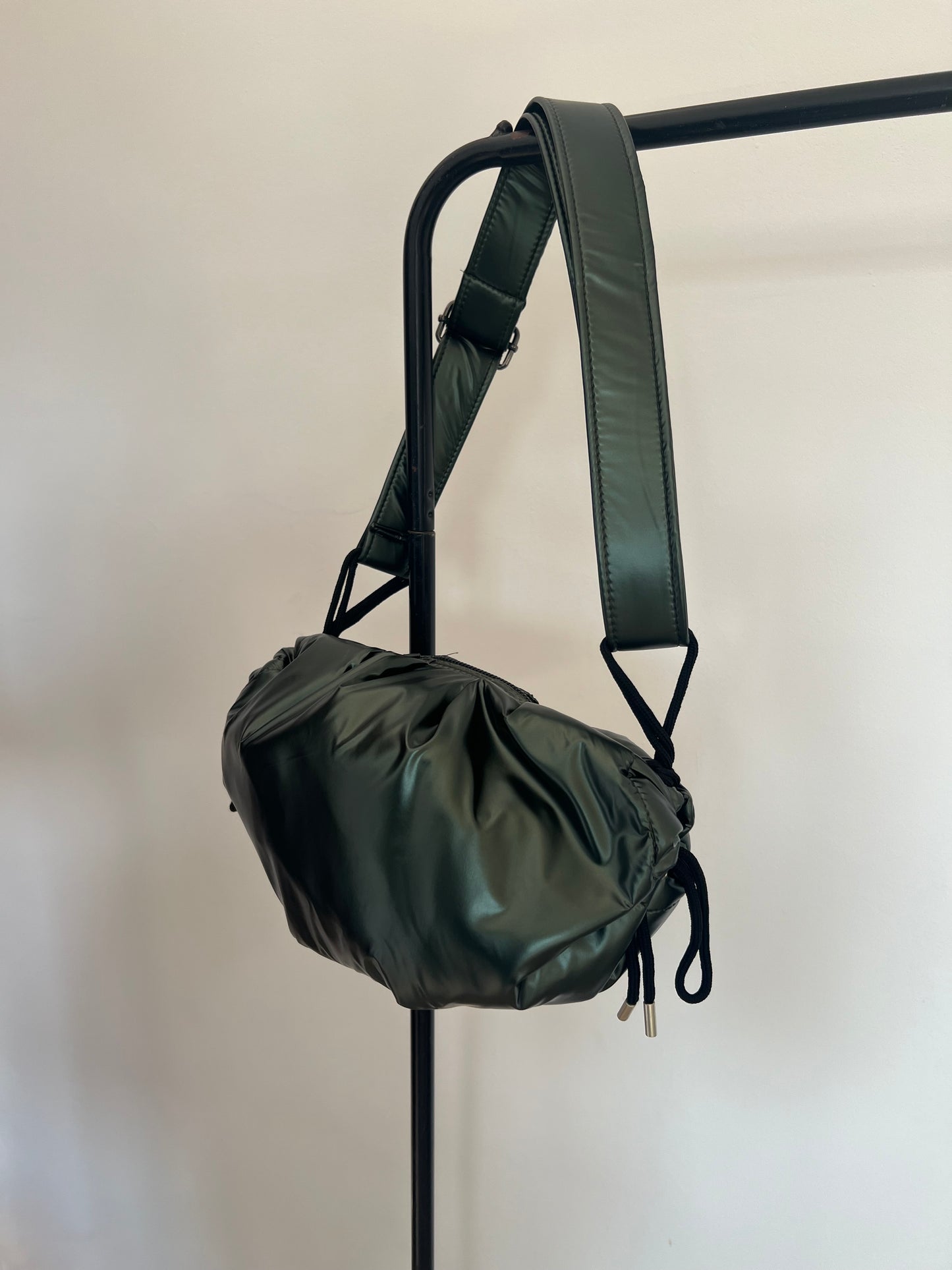 Small string metallic olive