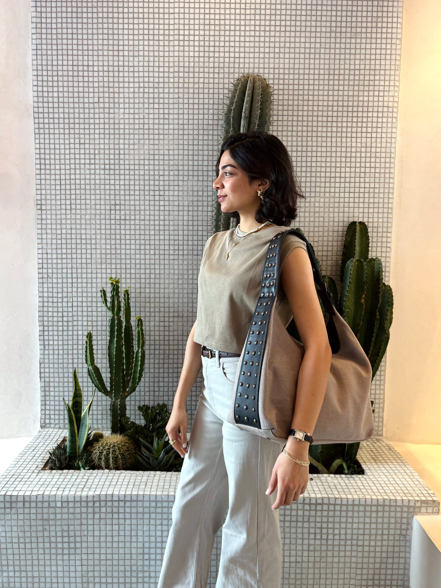 Kamara Grande Studs - Beige