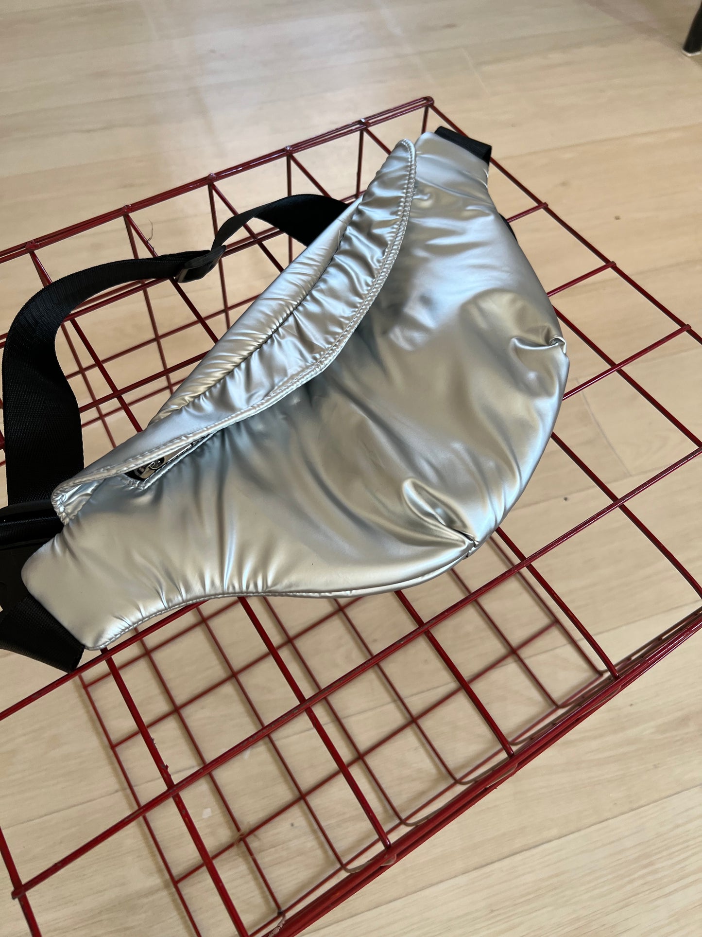 Fanny pack pop silver