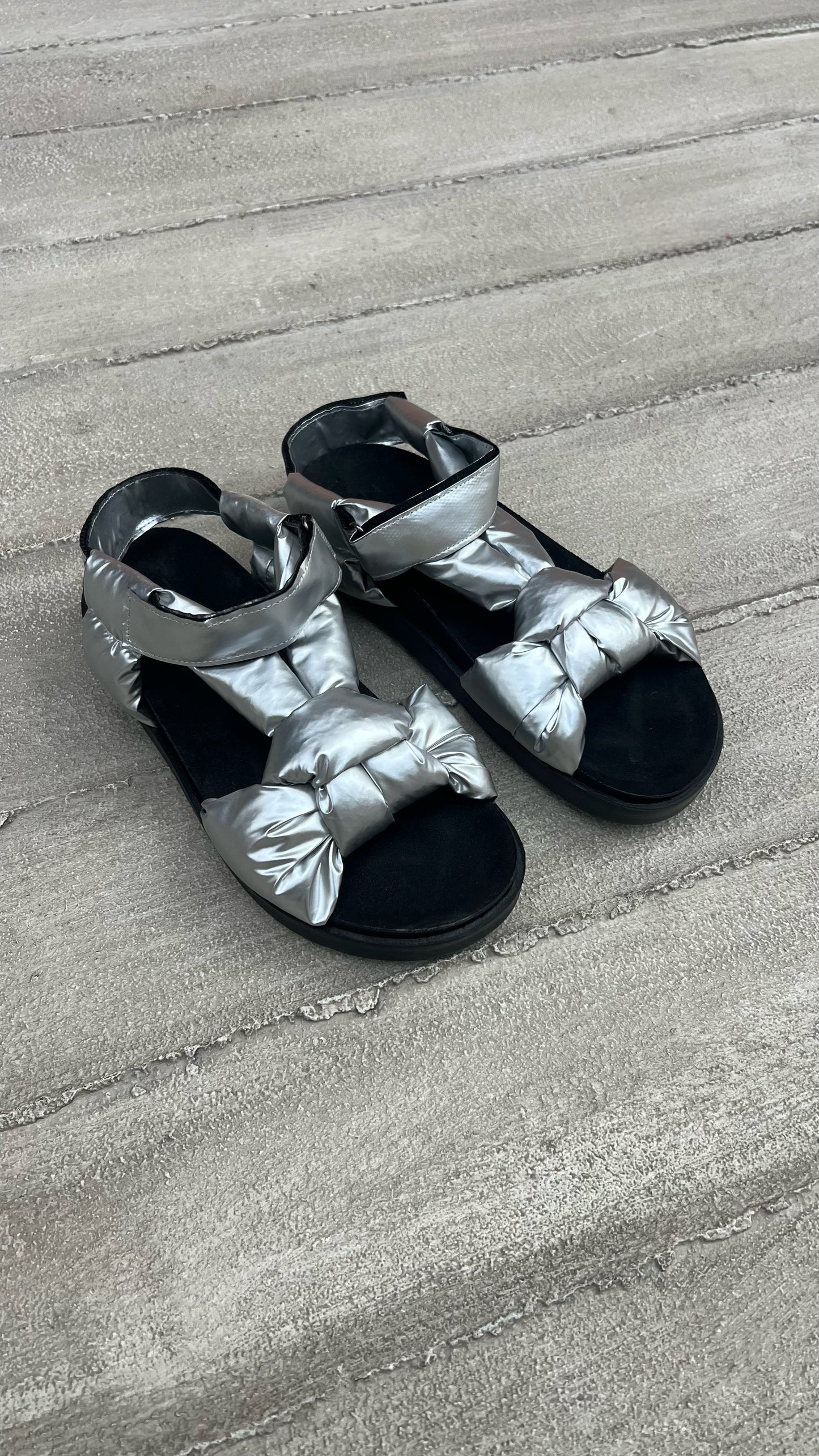Puffed Sandals - Silver
