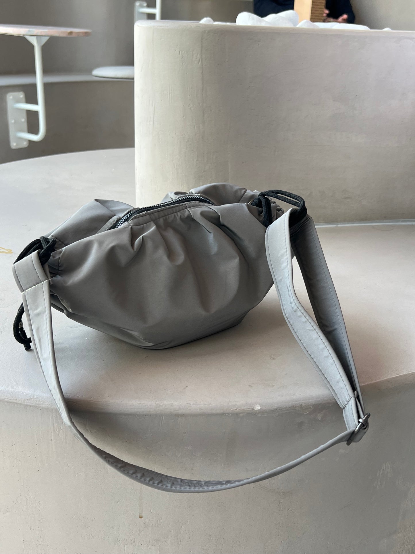 Small string- grey