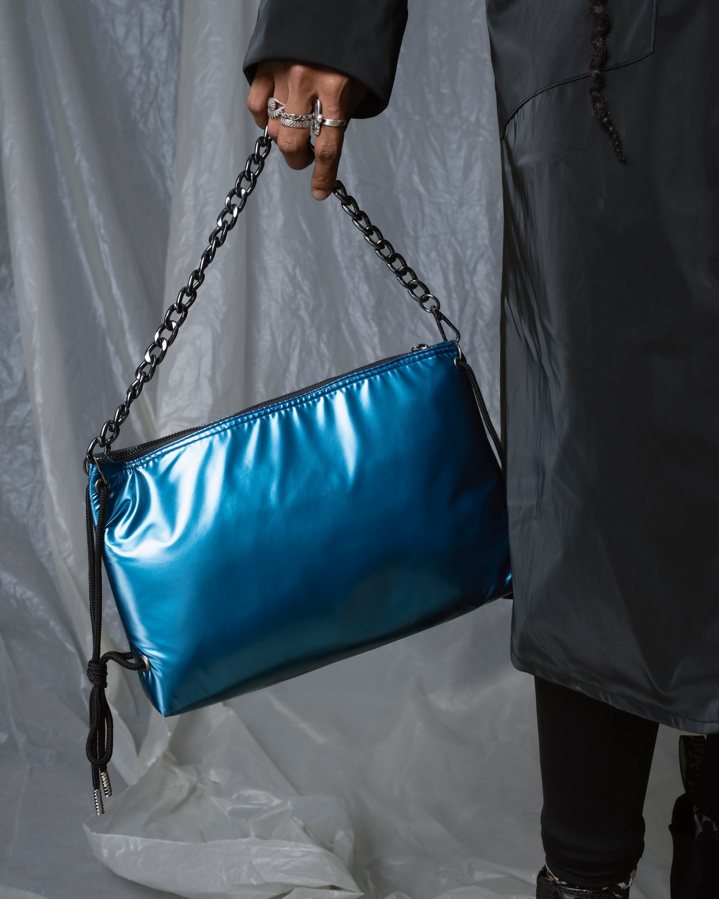 Eve bag metallic blue