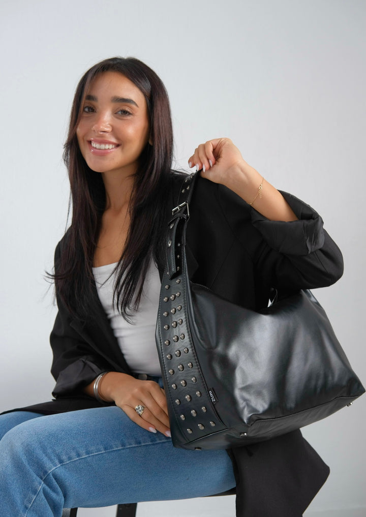 Kamara grande studs -Leather Black