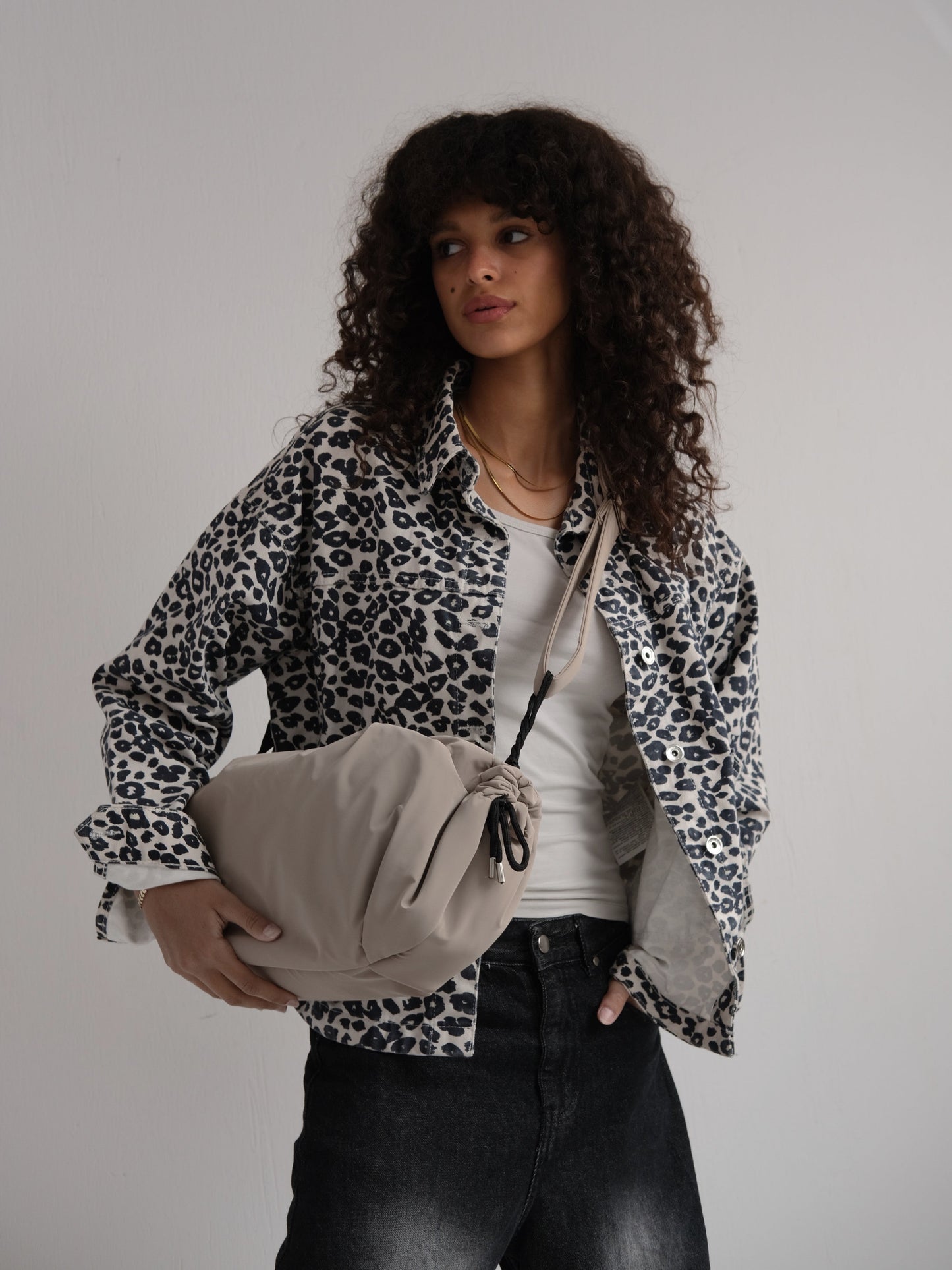 Medium String Bag - Beige