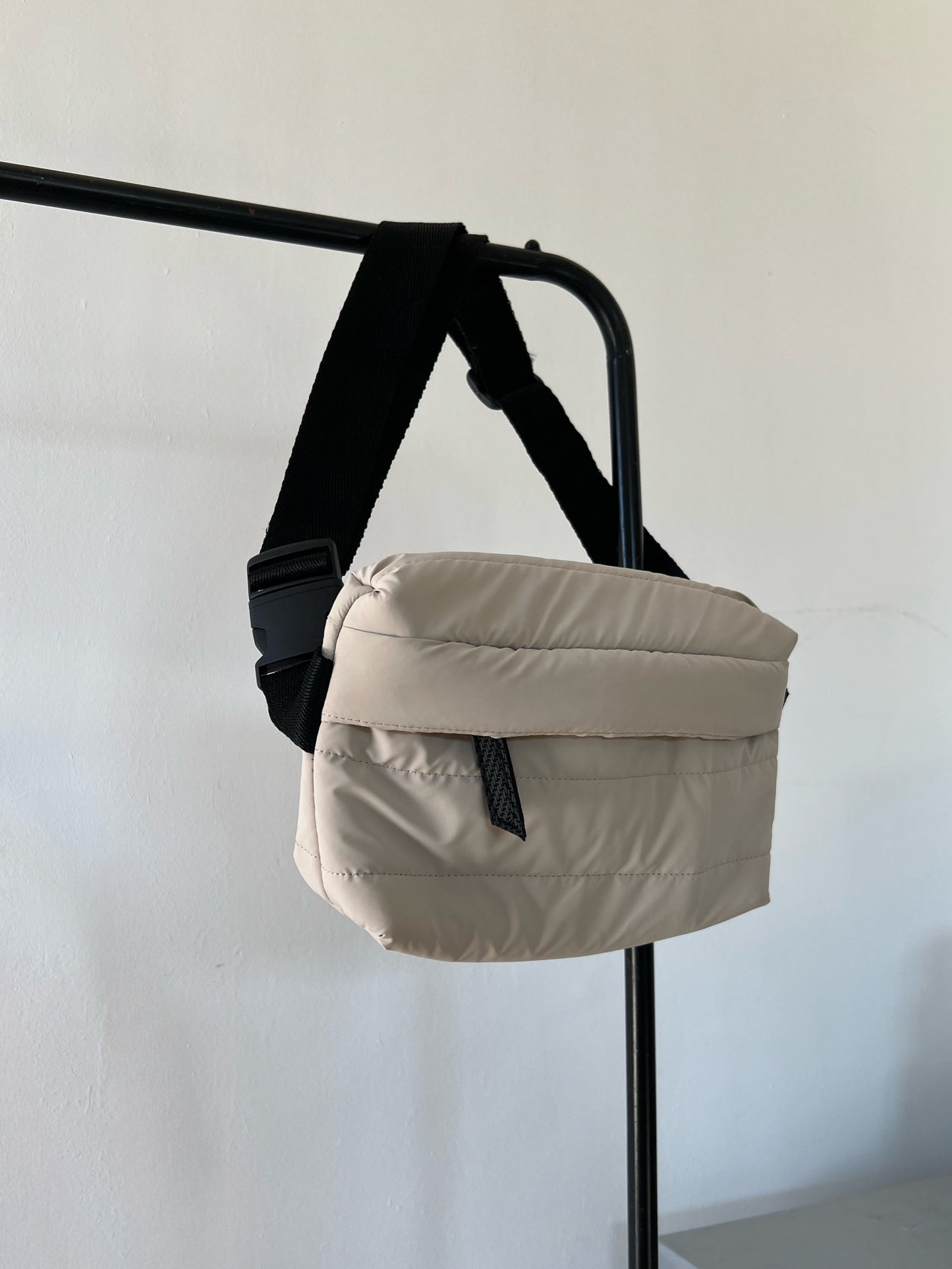 QUAD CREAM WAIST BAG