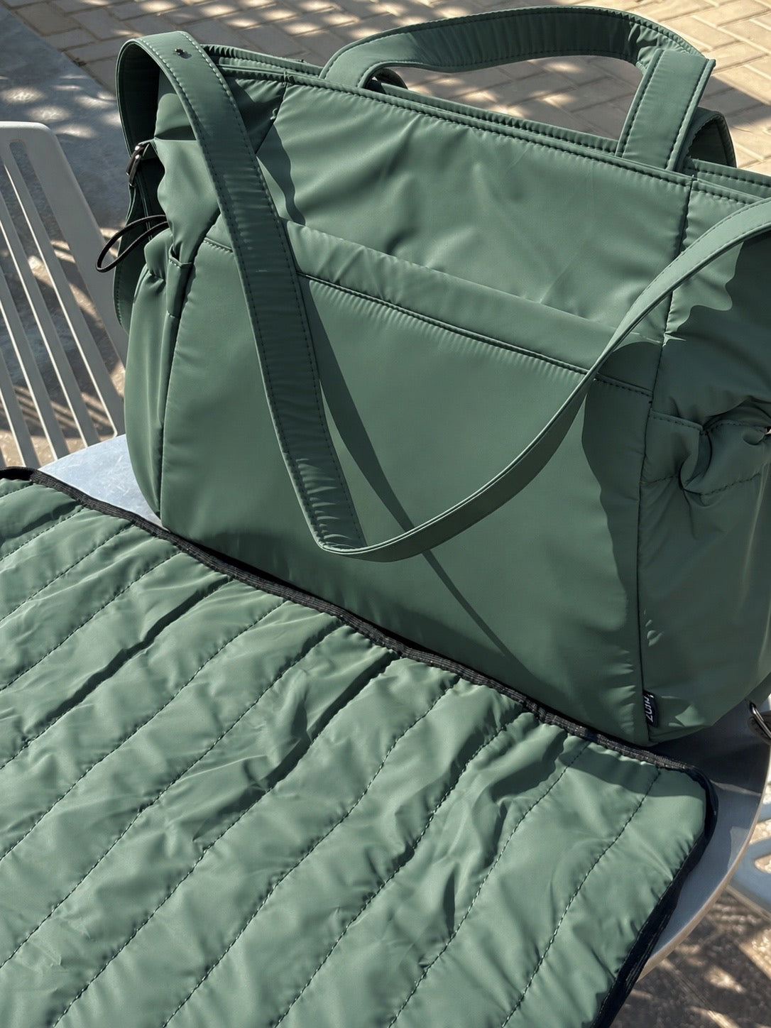 Nest - Teal green