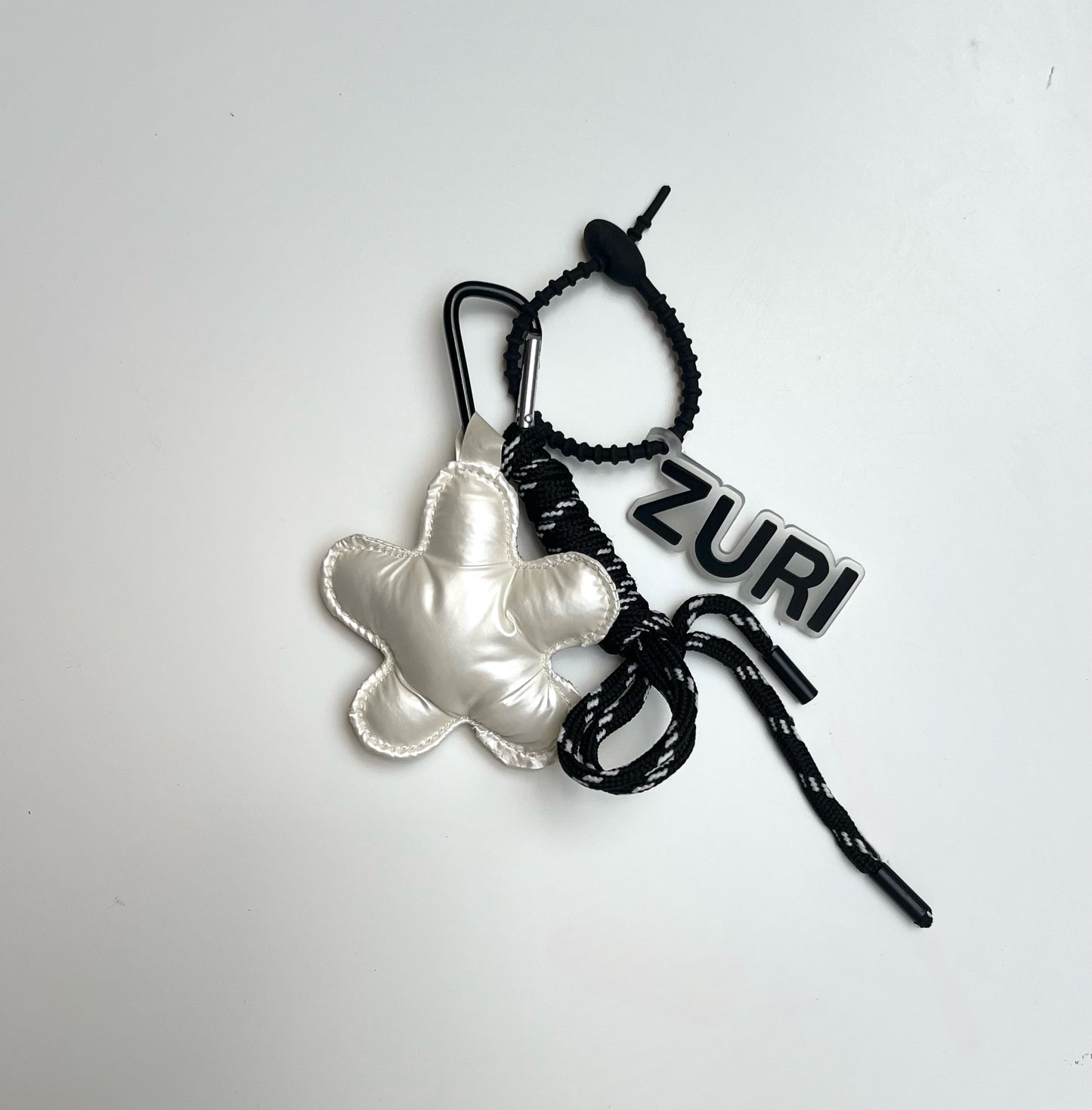 Flower charm - Off white
