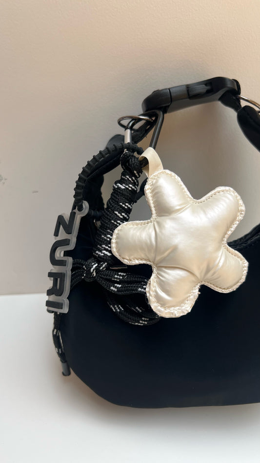Flower charm - Off white