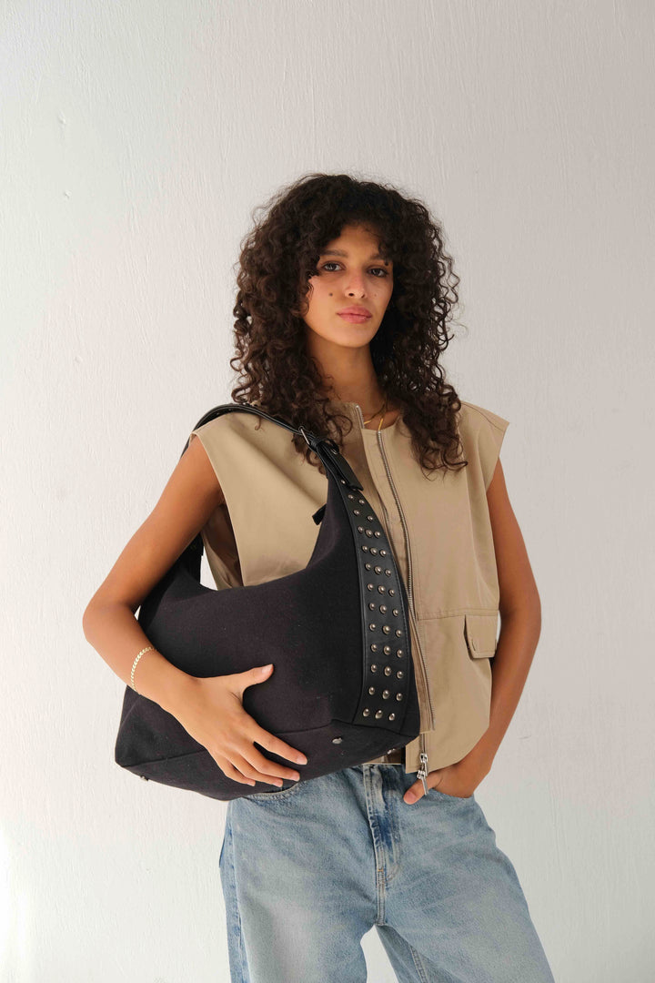 Kamara Grande studs- Black