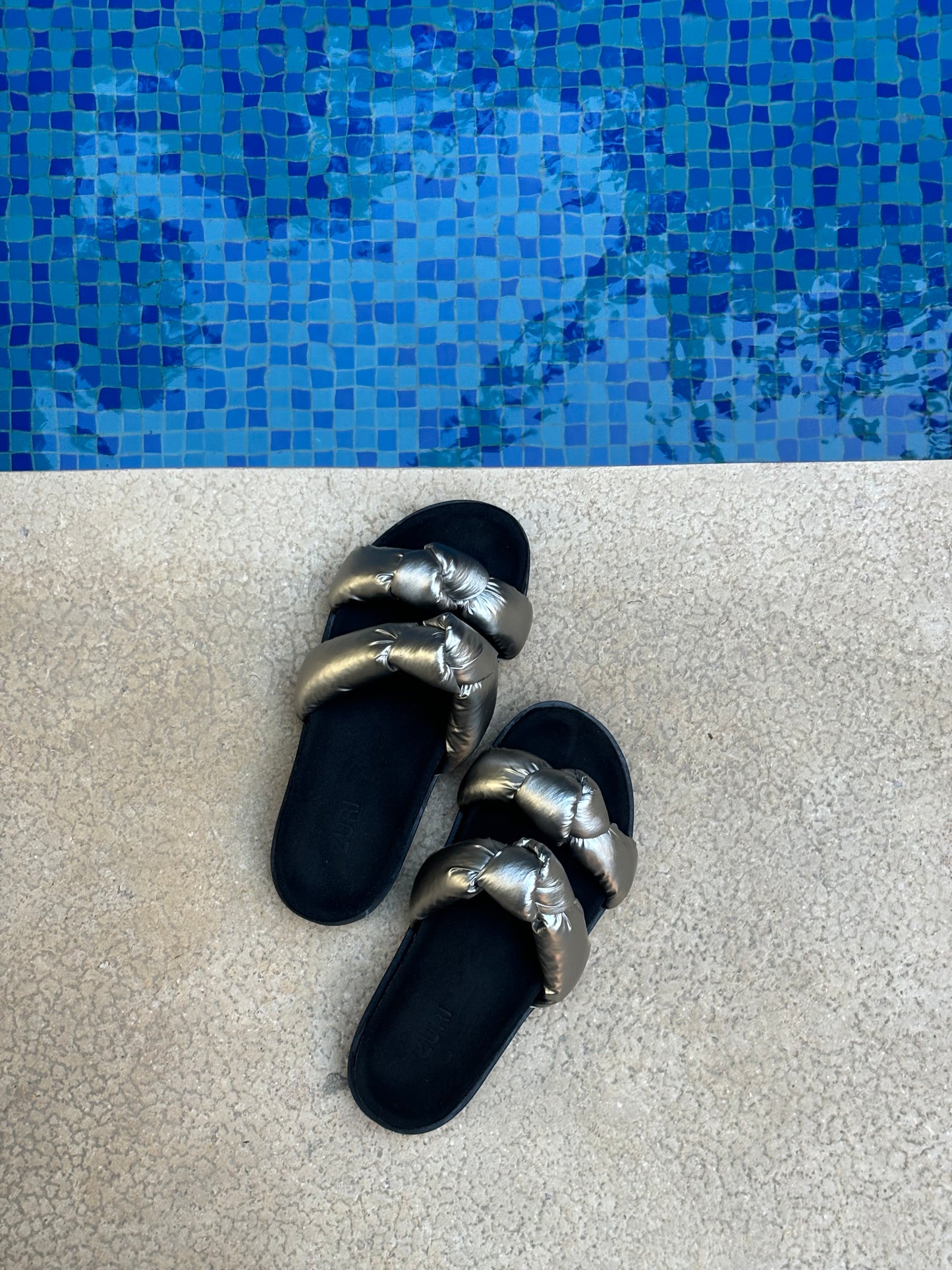Puffed Slippers - Silver