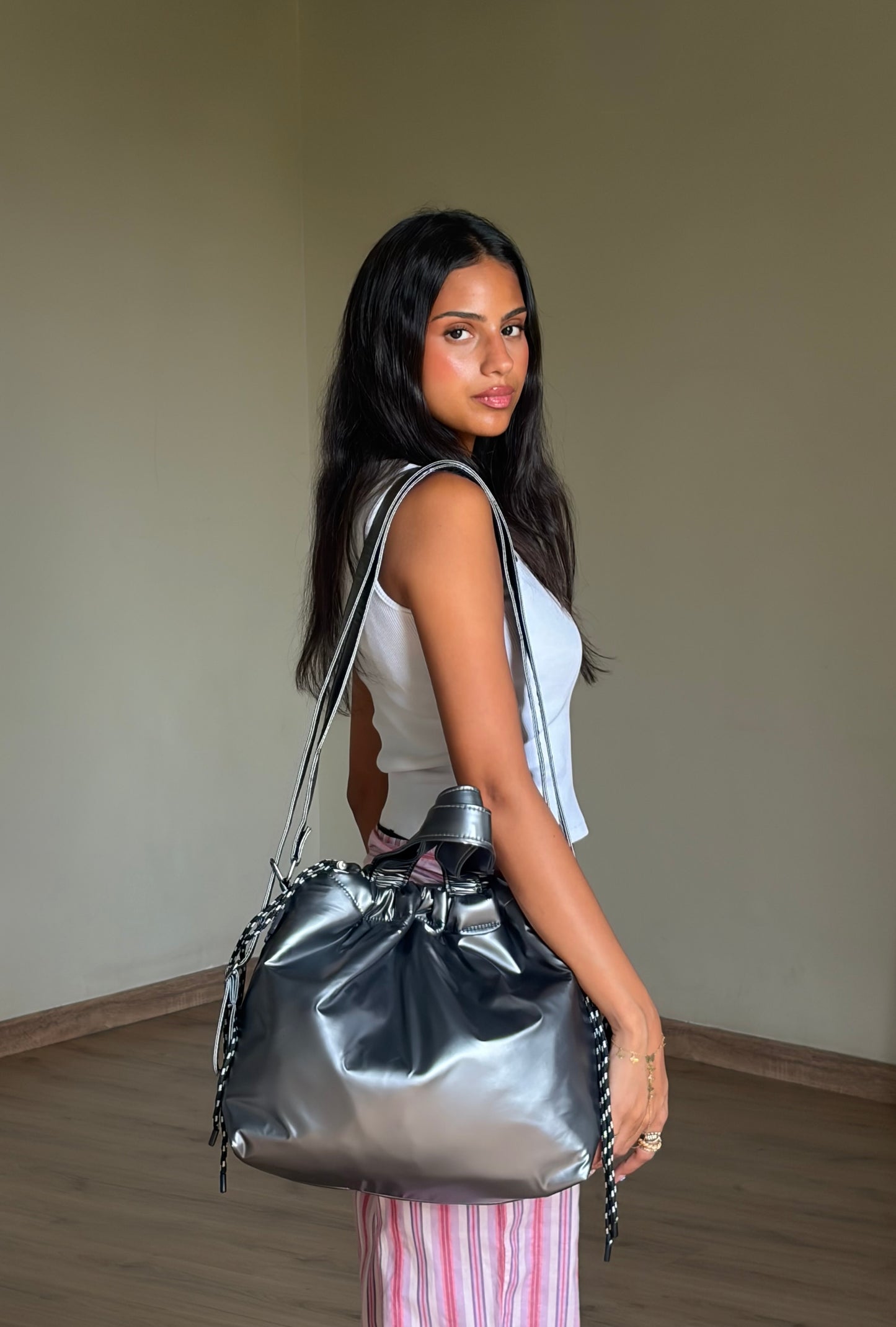 Crossover Medium - Dark silver