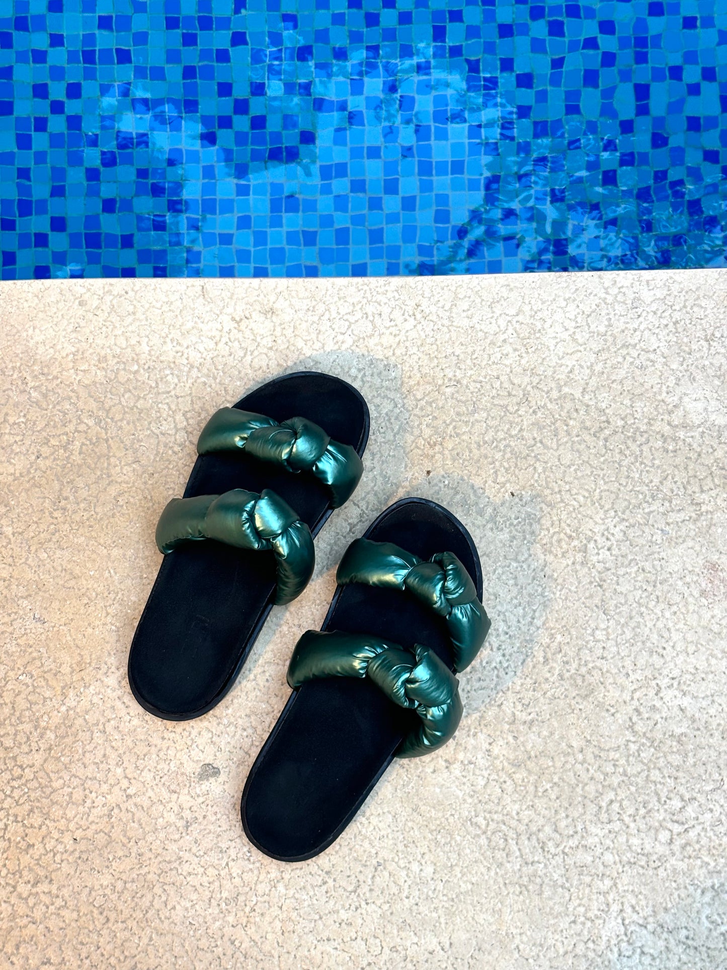 Puffed Slippers - Metallic Olive