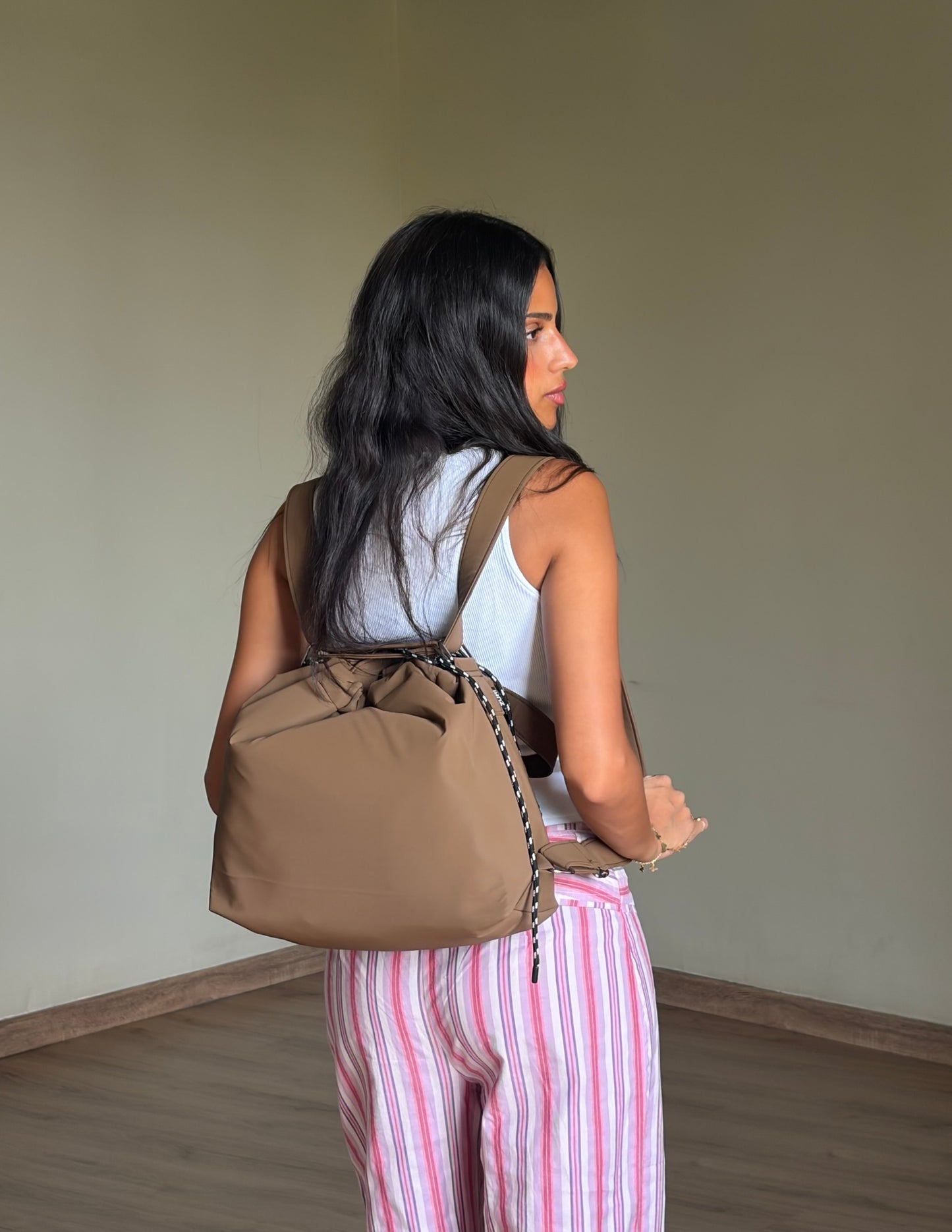Crossover Medium - Mocha